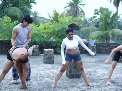 tutor yoga desi